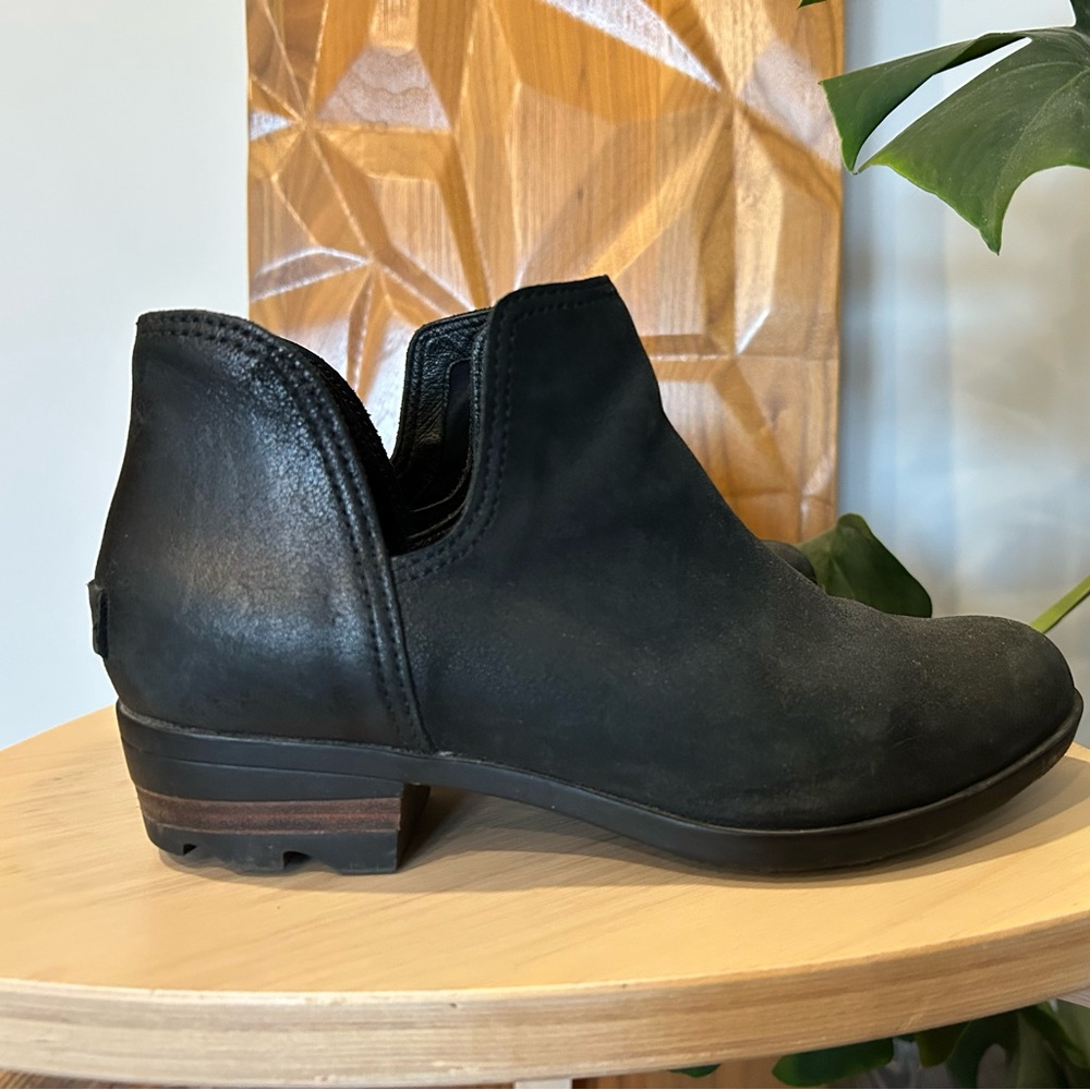 Sorel Lolla Black Ankle Booties Size 7.5
